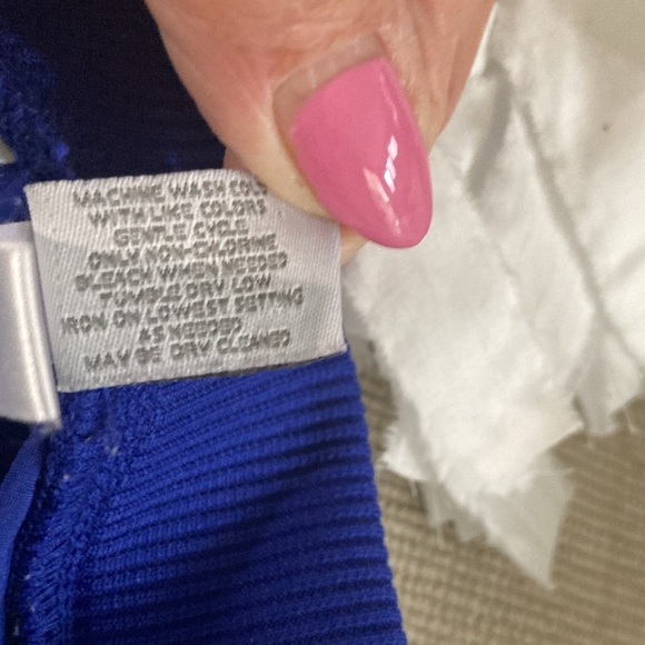 Chico’s Zenergy Neema Cargo Shorts Size 1 - Picture 9 of 9